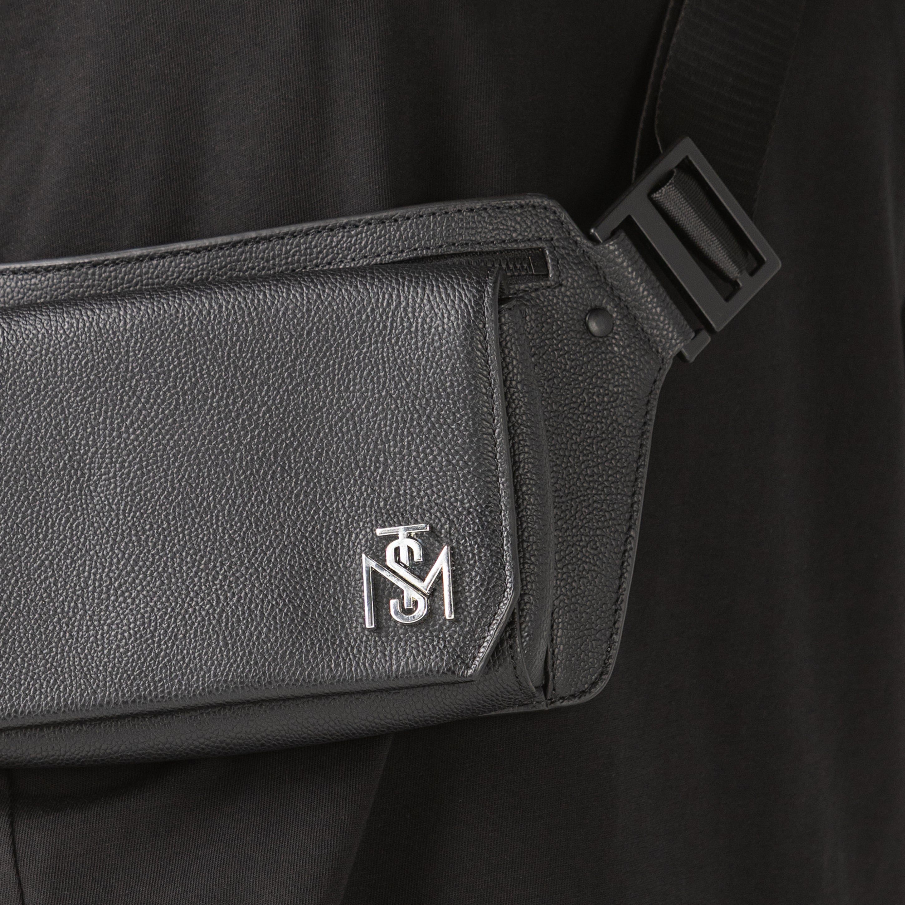 ADVENT FANNY PACK UNISEX BLACK