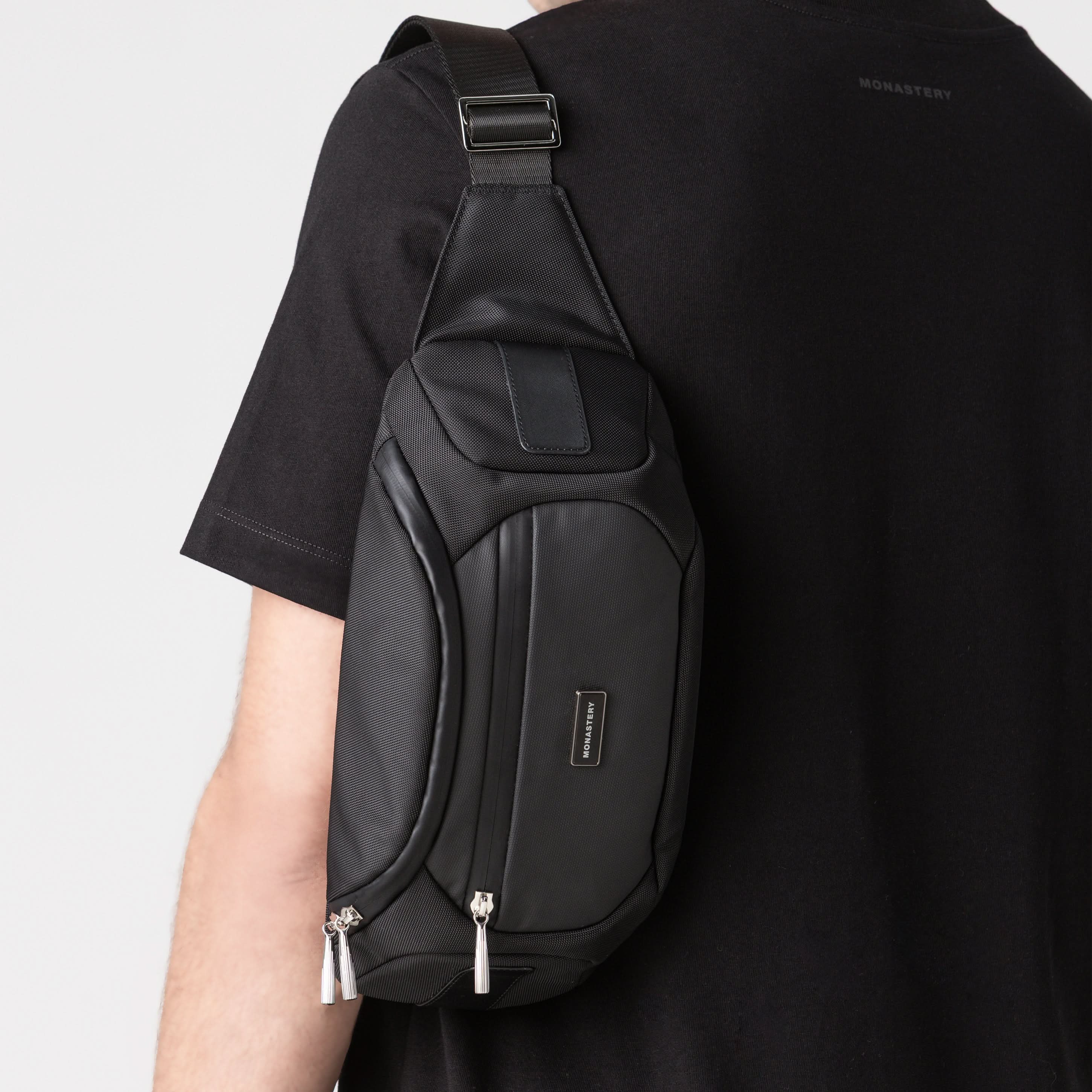 ALBAQ FANNY PACK UNISEX BLACK
