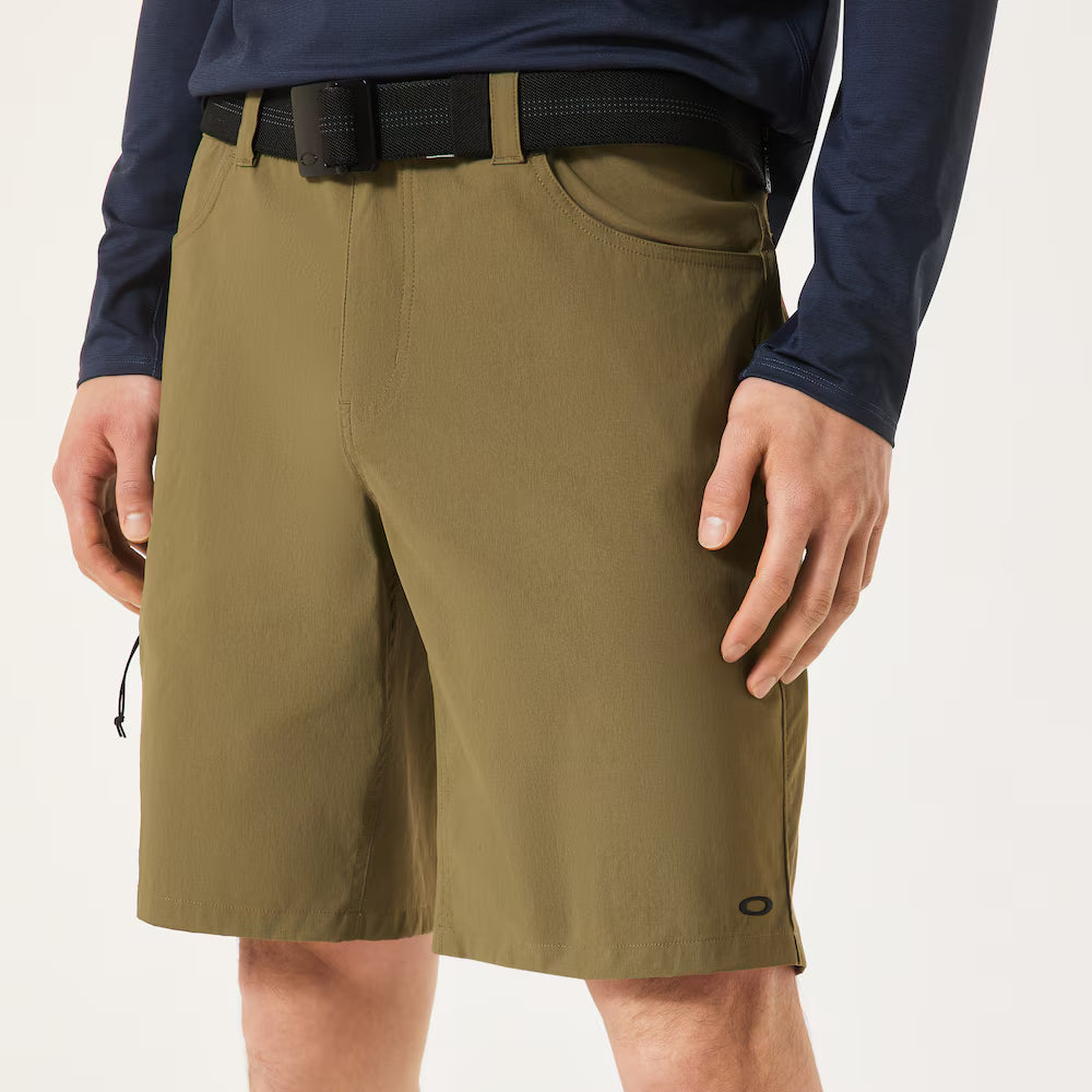 GOLF HYBRID SHORT / ARMY GREEN