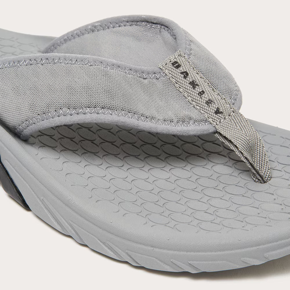 OPERATIVE FLIP FLOP / Cement