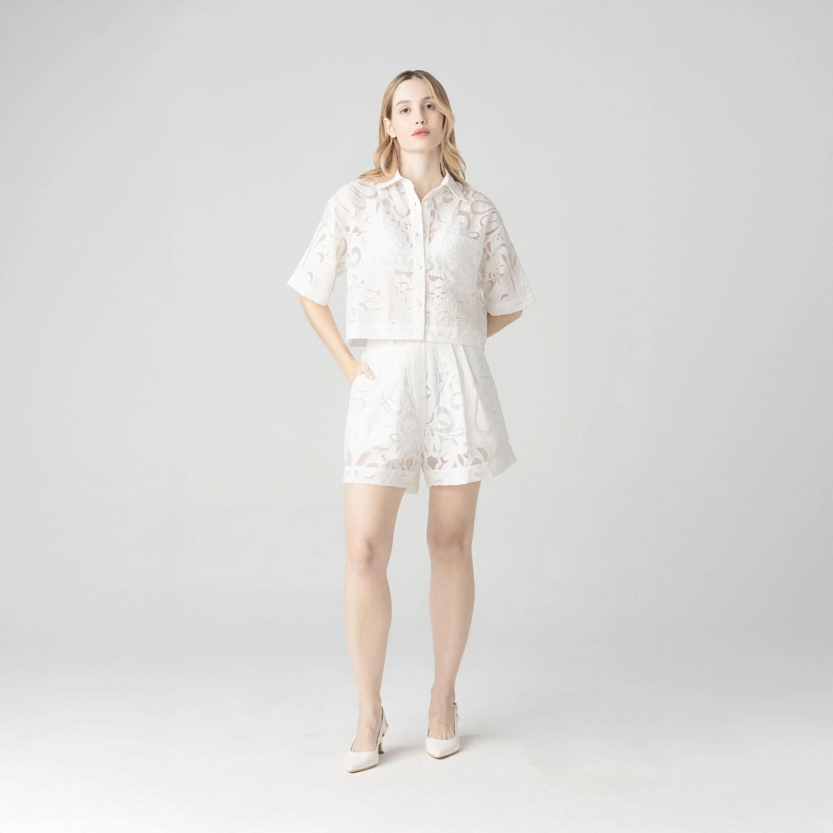 GRECK SHORT WOMEN WHITE