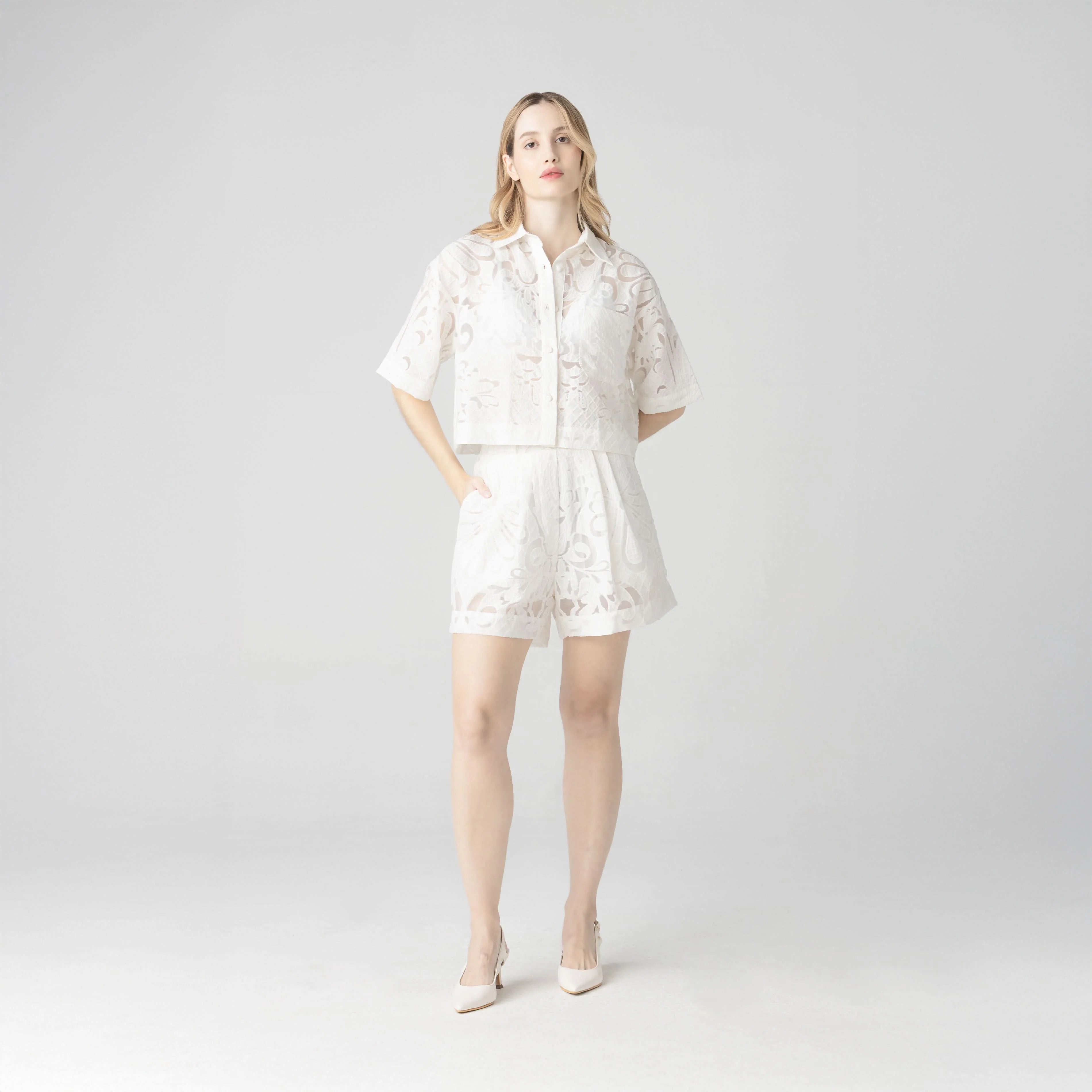 GRECK SHORT WOMEN WHITE