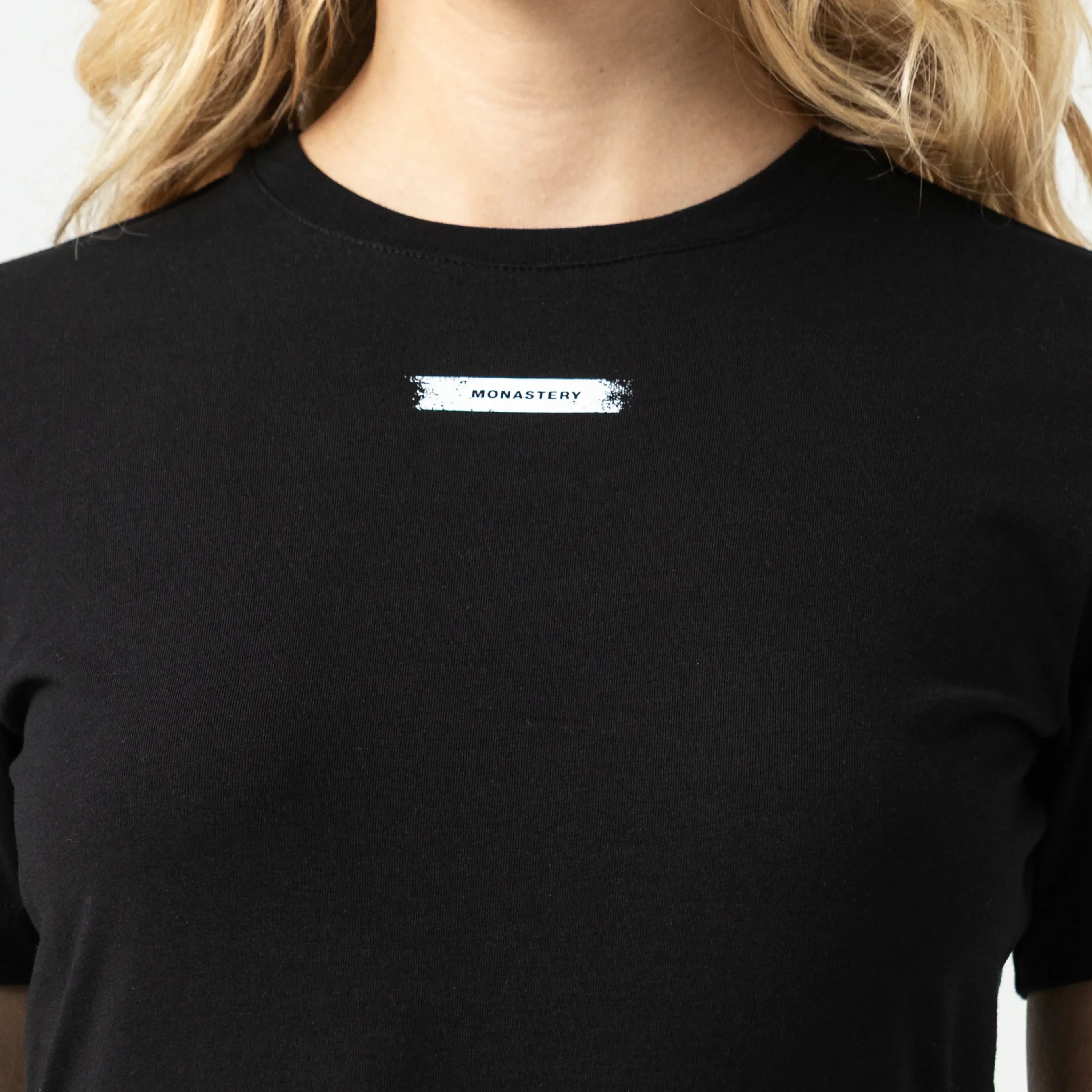 AKBAR T-SHIRT WOMEN BLACK METEORITE
