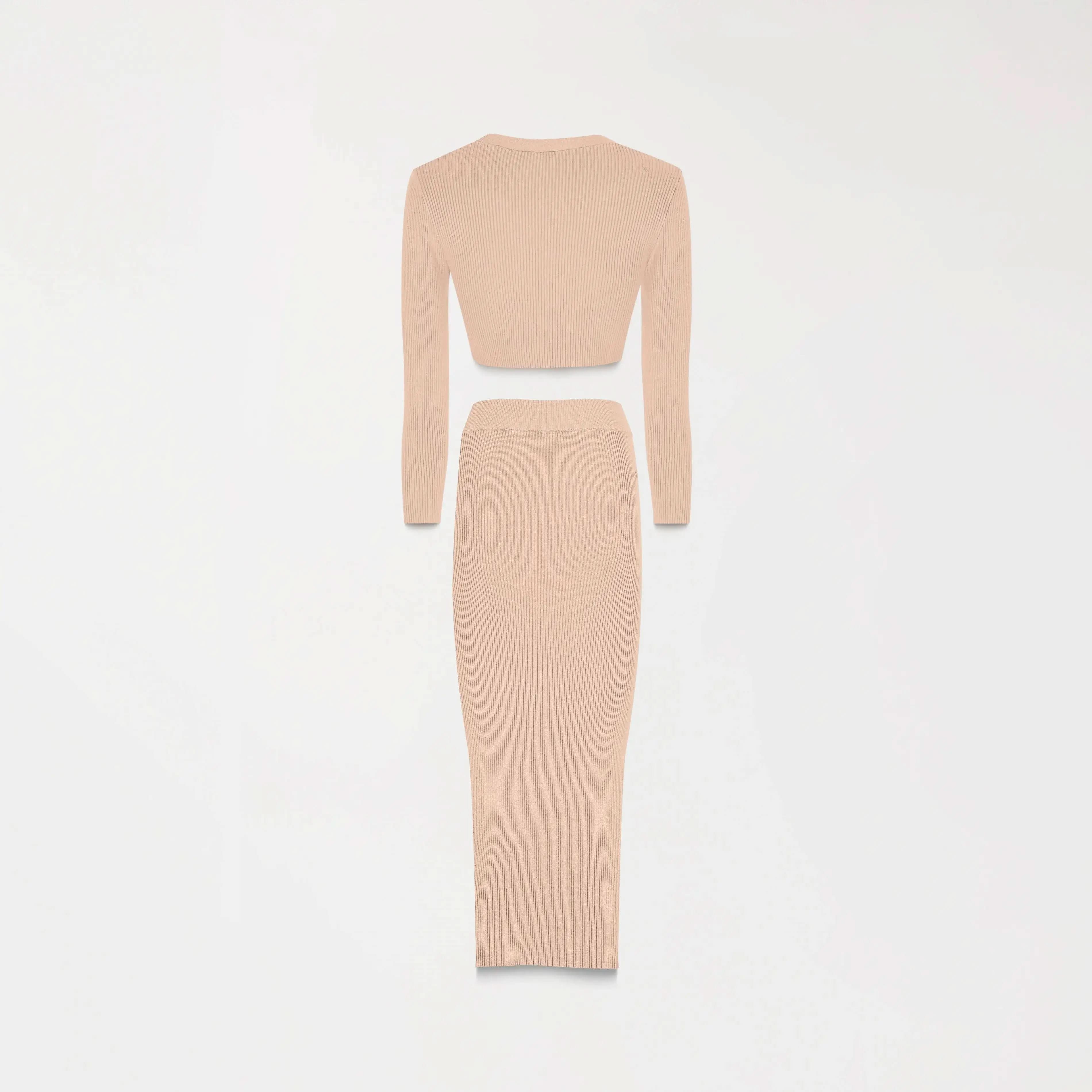 CONJUNTO SOSIE BEIGE OSCURO POSTERIOR - MONASTERY