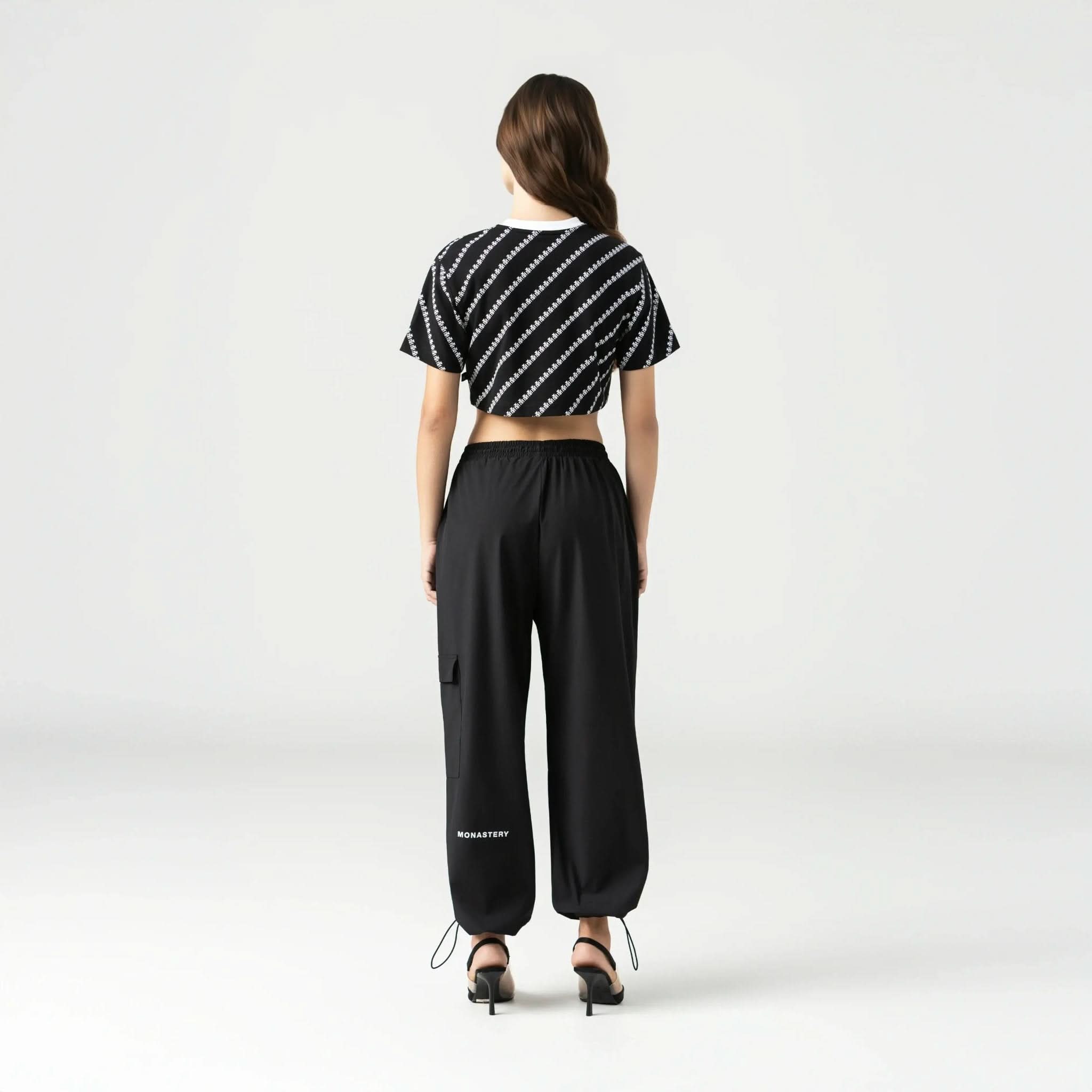 BRITANIA CROP TOP WOMEN BLACK - Monastery | Tienda Oficial Colombia