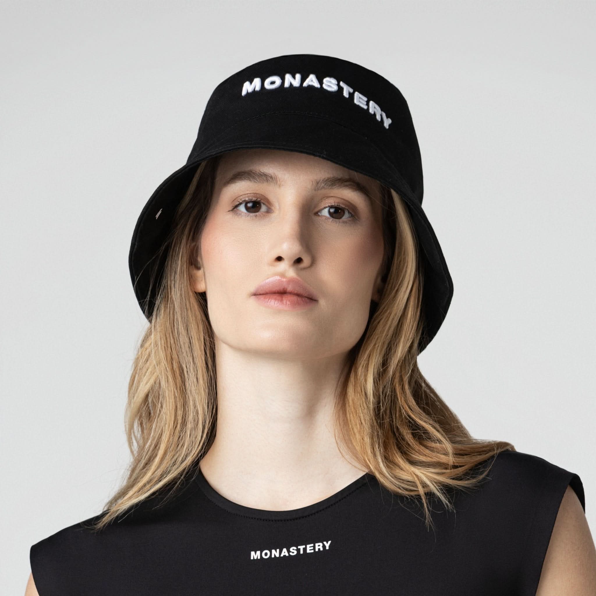 CALISTENES HAT UNISEX BLACK U - Monastery | Tienda Oficial Colombia