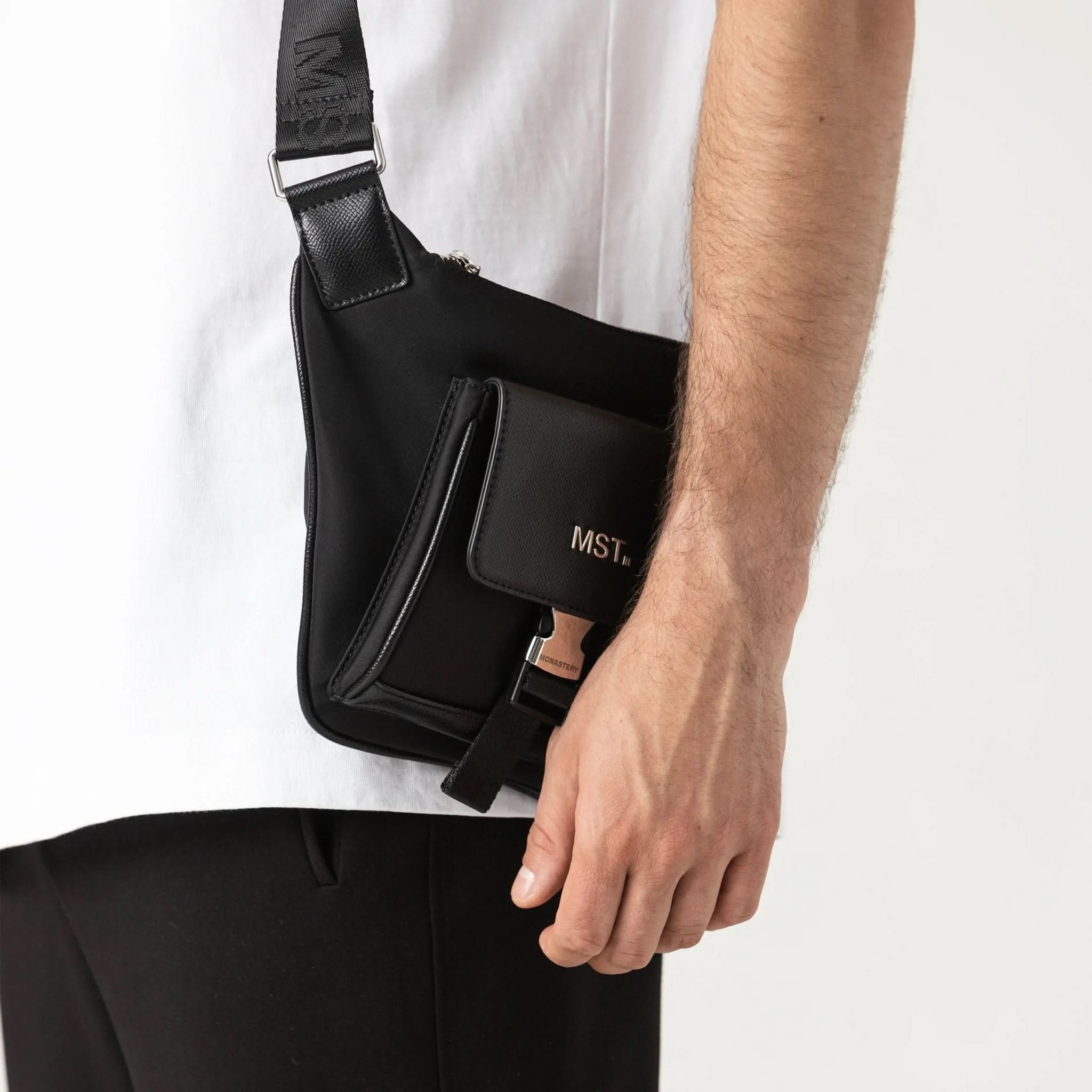 CEDRIC FANNY PACK MEN BLACK - Monastery | Tienda Oficial Colombia