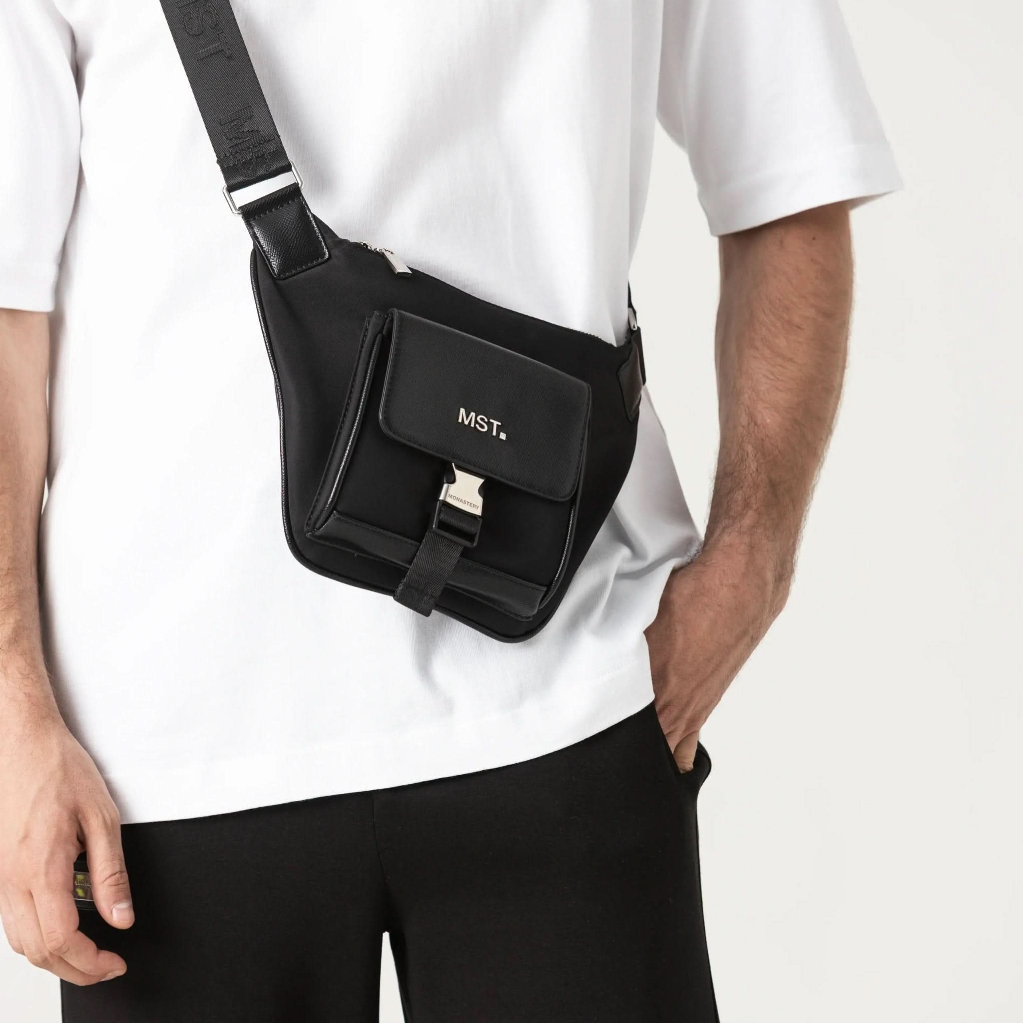 CEDRIC FANNY PACK MEN BLACK - Monastery | Tienda Oficial Colombia