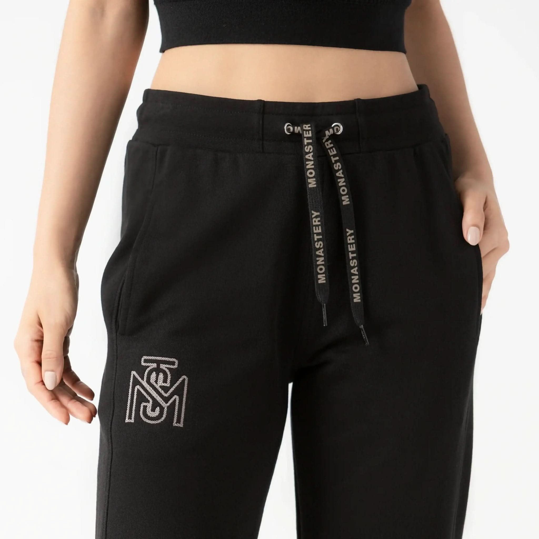 CYRA JOGGER WOMEN BLACK - Monastery | Tienda Oficial Colombia