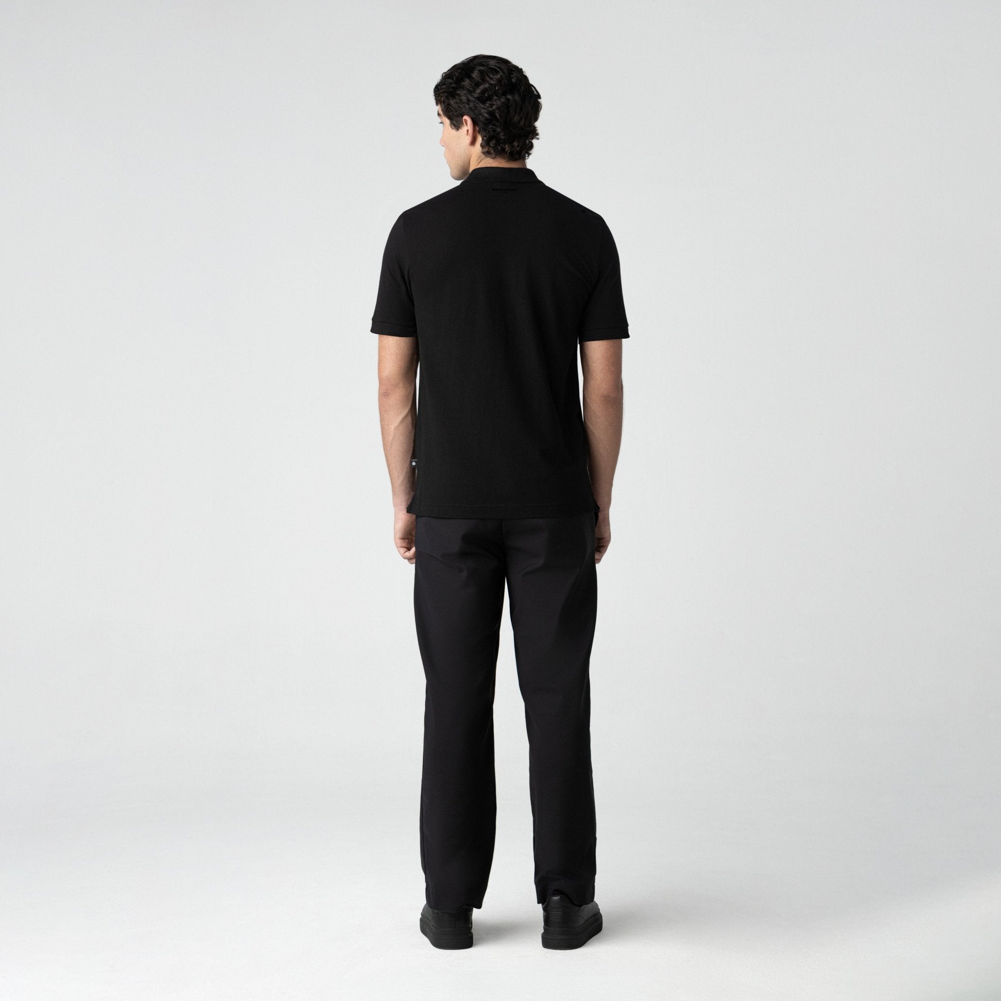 DOMINARIA POLO MEN BLACK - Monastery | Tienda Oficial Colombia