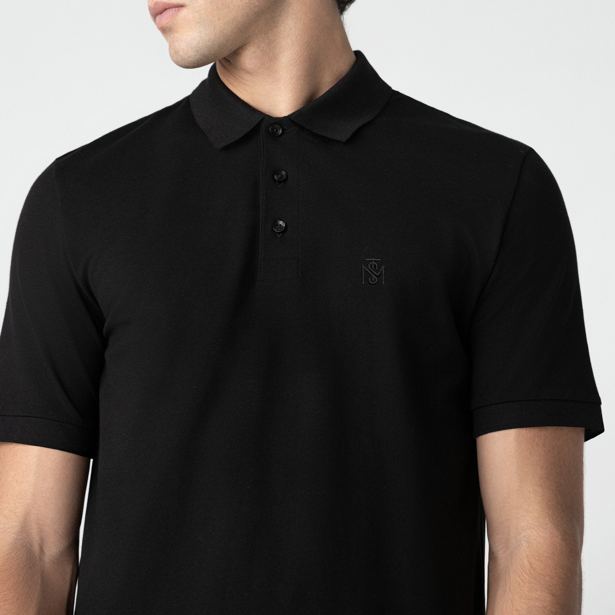 DOMINARIA POLO MEN BLACK - Monastery | Tienda Oficial Colombia