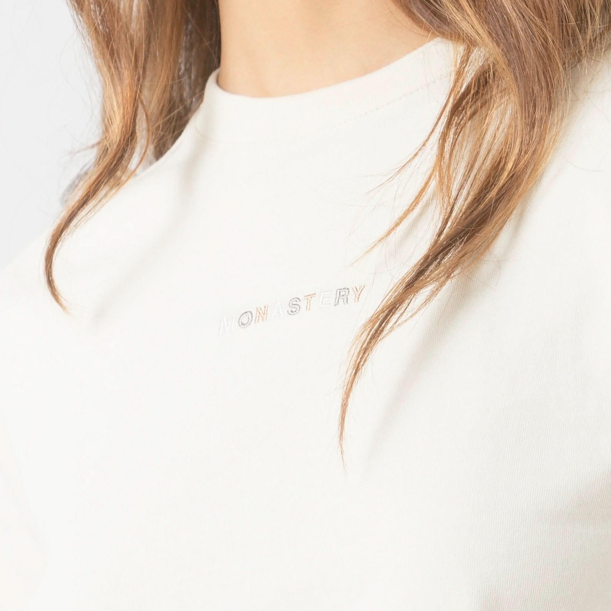 MED CROP TOP WOMEN WHITE ASPARAGUS - Monastery | Tienda Oficial Colombia