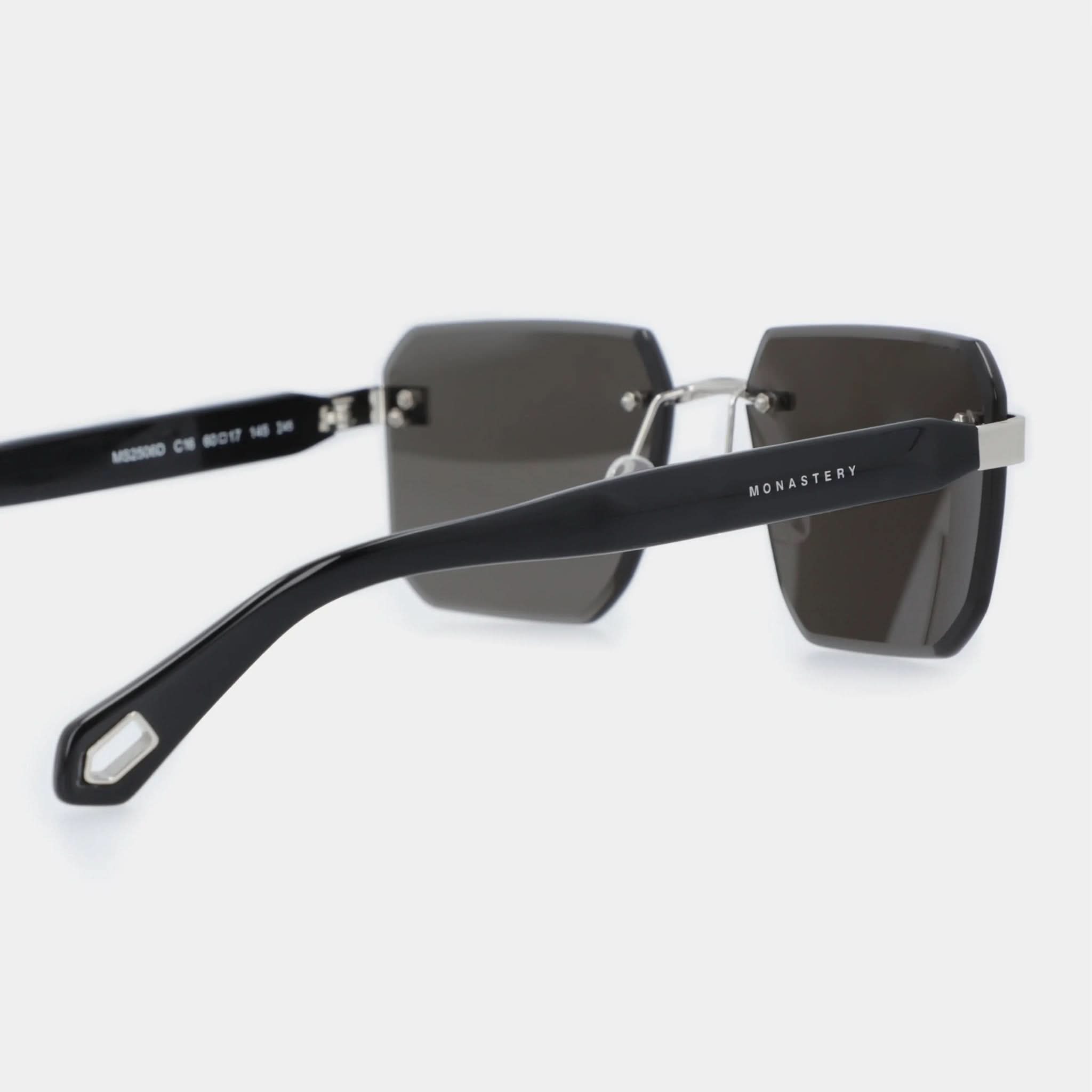 MS2506D - C16 - 60 XPECTRA BLACK - KIMYE J103AAA - Monastery | Tienda Oficial Colombia
