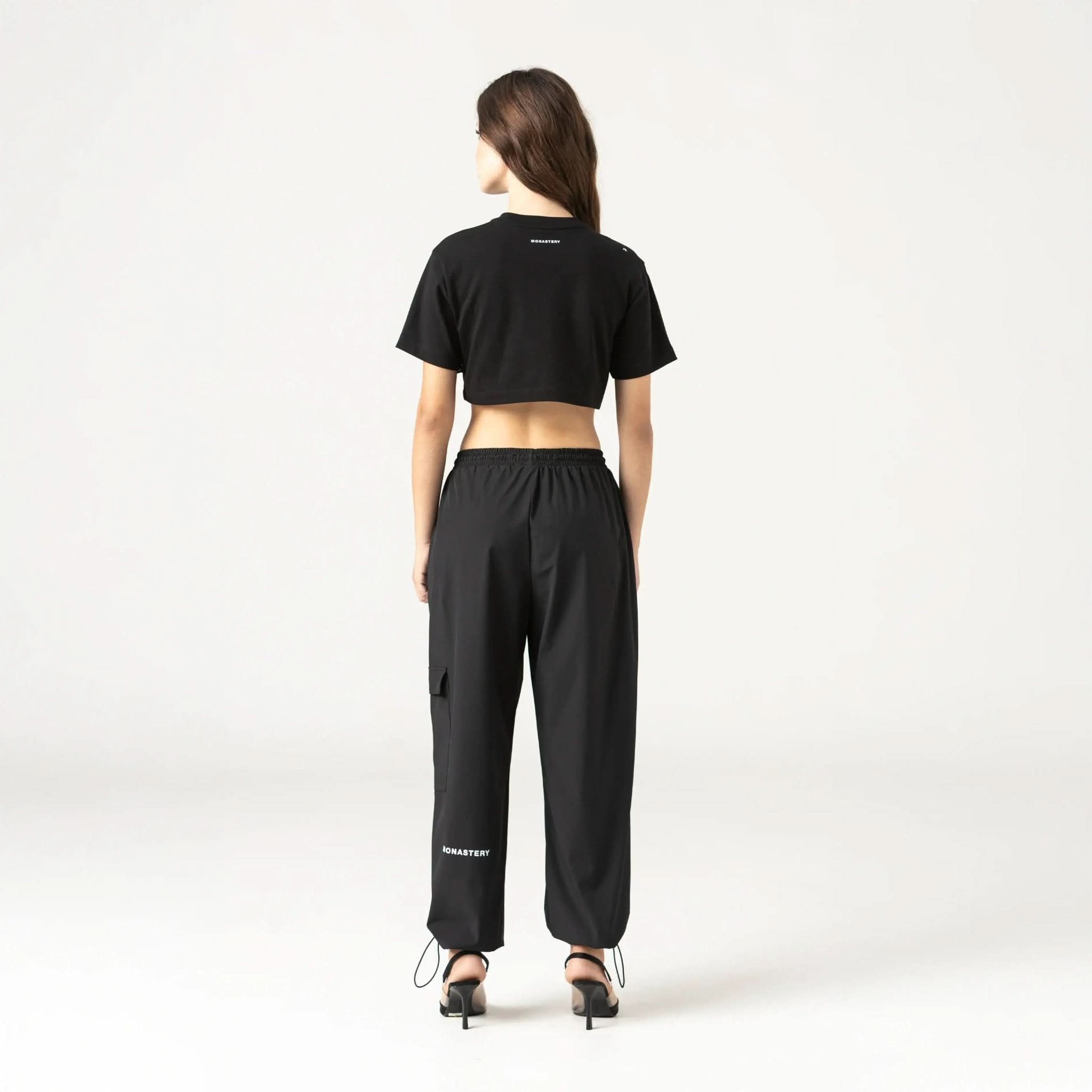 NEKANE CROP TOP WOMEN BLACK - Monastery | Tienda Oficial Colombia
