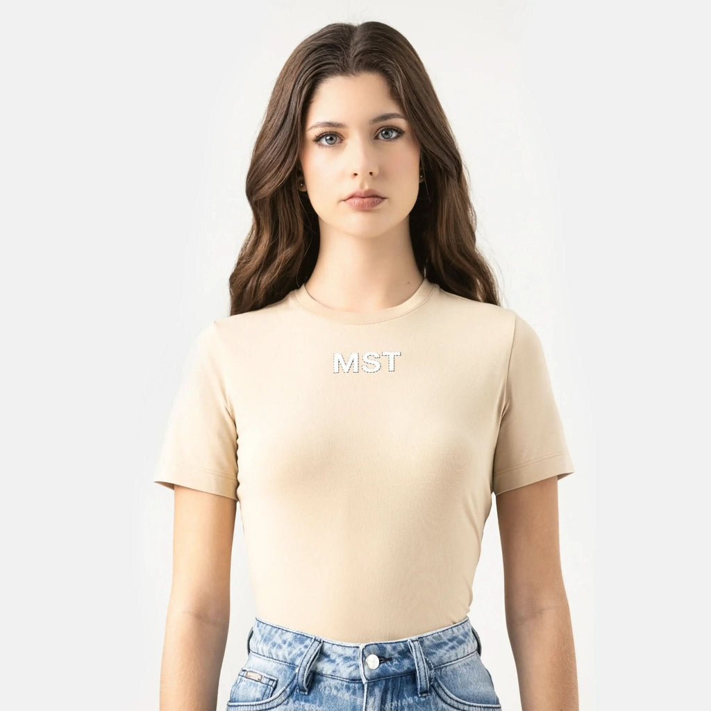 QUINNIE T - SHIRT WOMEN IRISH CREAM - Monastery | Tienda Oficial Colombia