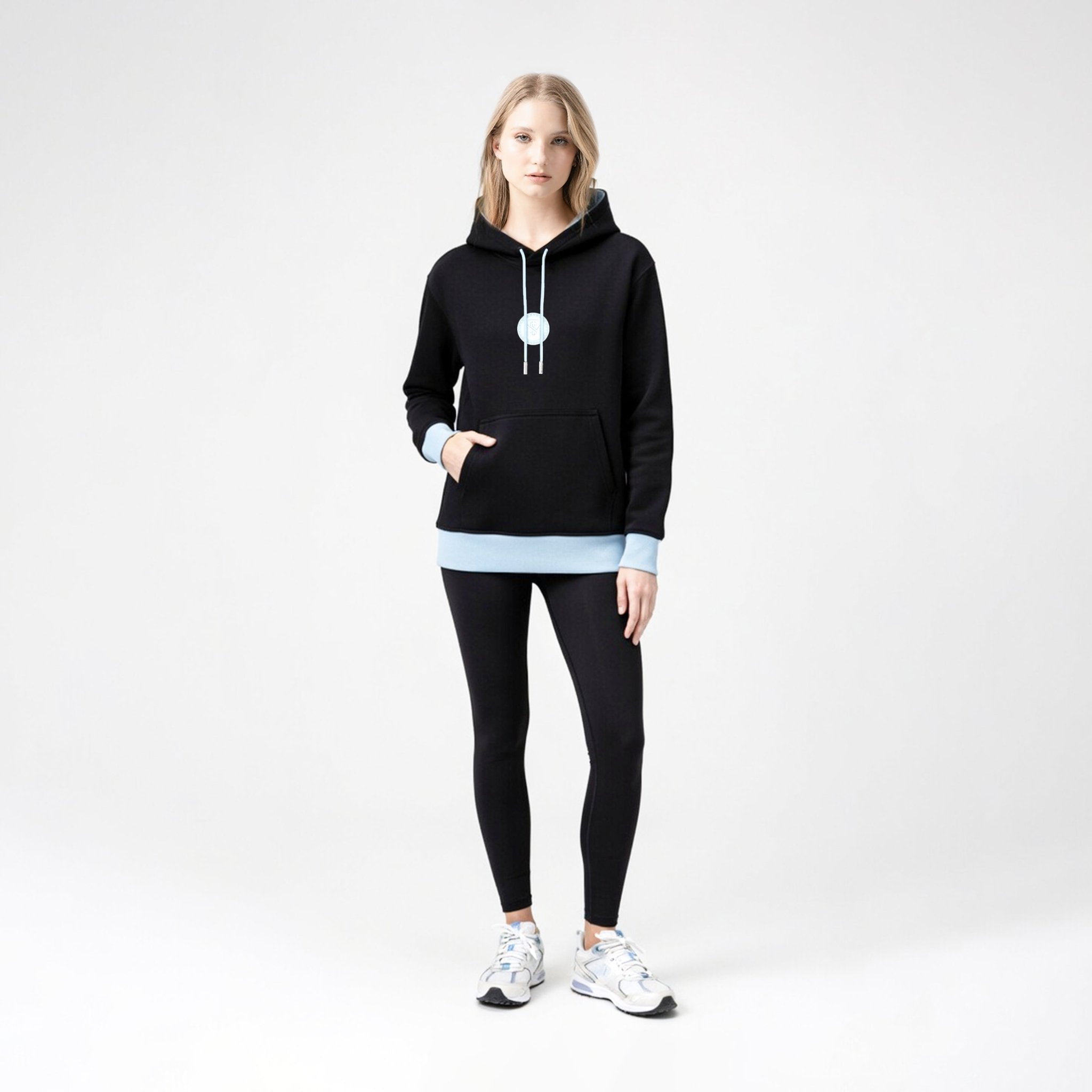 SARISA BLACK HOODIE - Monastery | Tienda Oficial Colombia