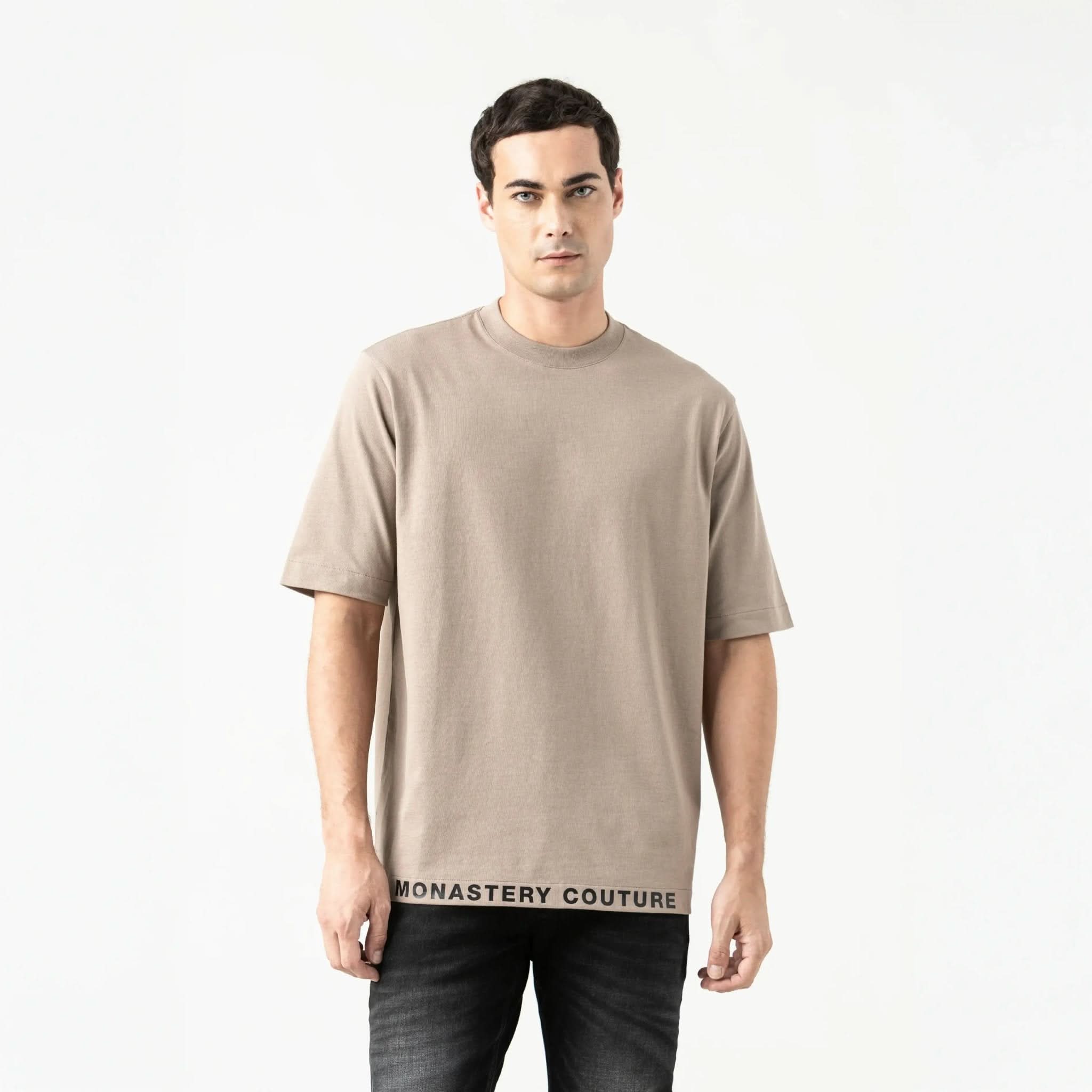 TUCKER T - SHIRT OVERSIZED MEN TAUPE GRAY - Monastery | Tienda Oficial Colombia