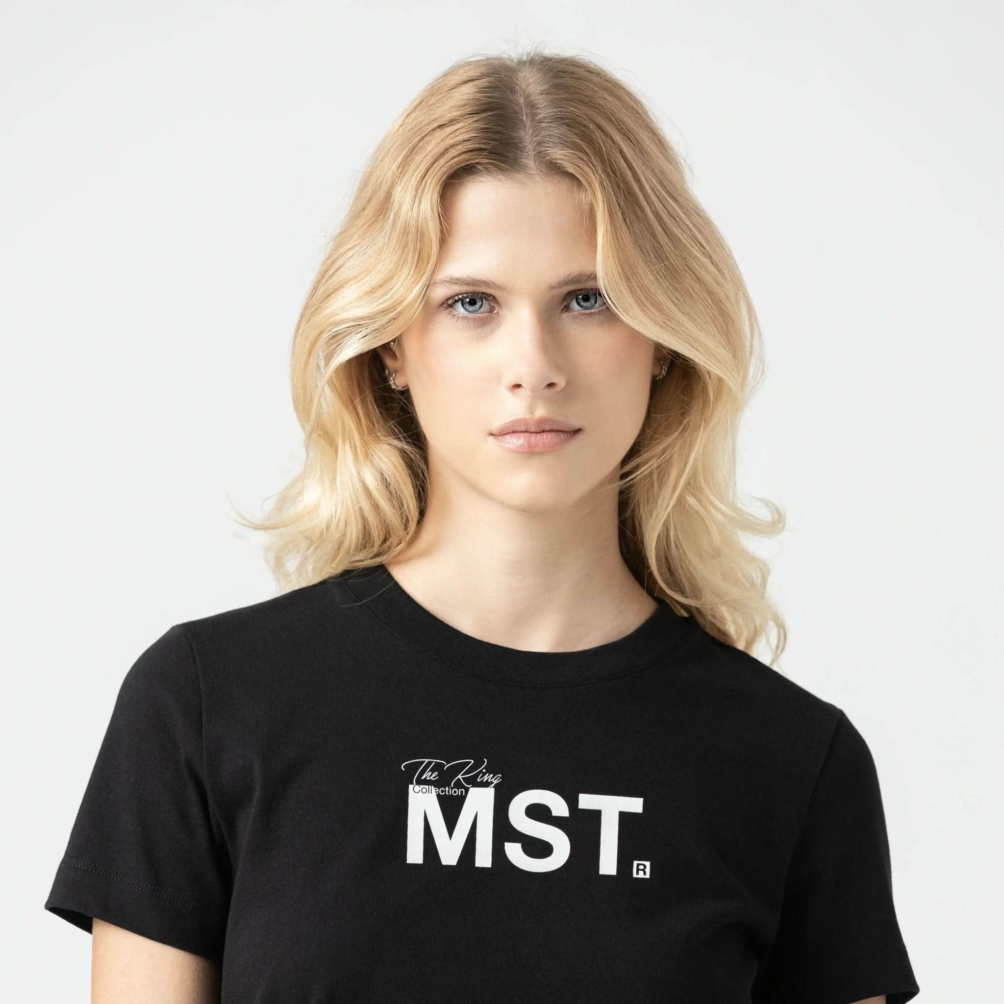 ZENYA T - SHIRT WOMEN BLACK - Monastery | Tienda Oficial Colombia